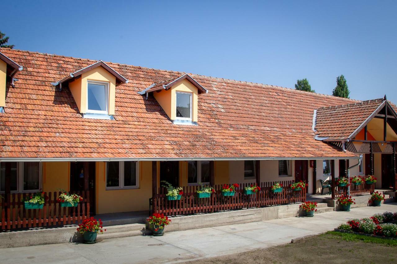 Casa Simon 2 Appartamento Subotica Esterno foto